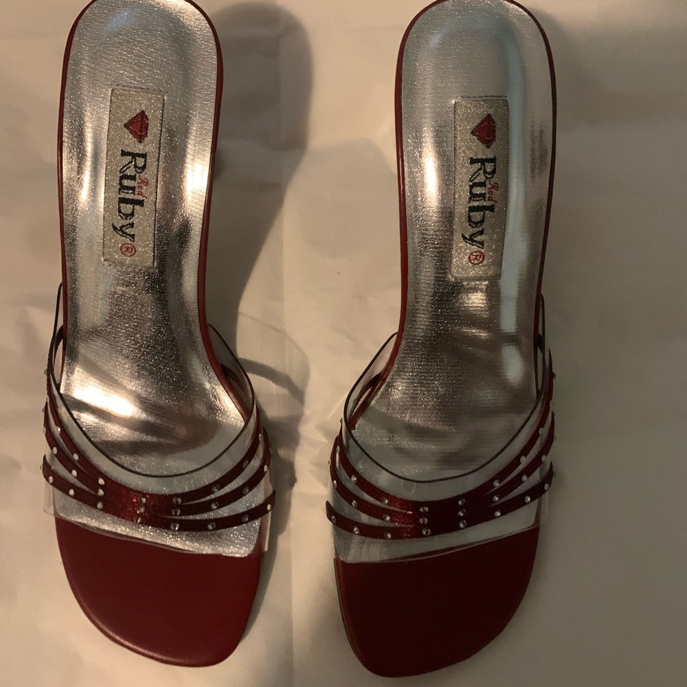 Red Heels - Picture 3 of 3